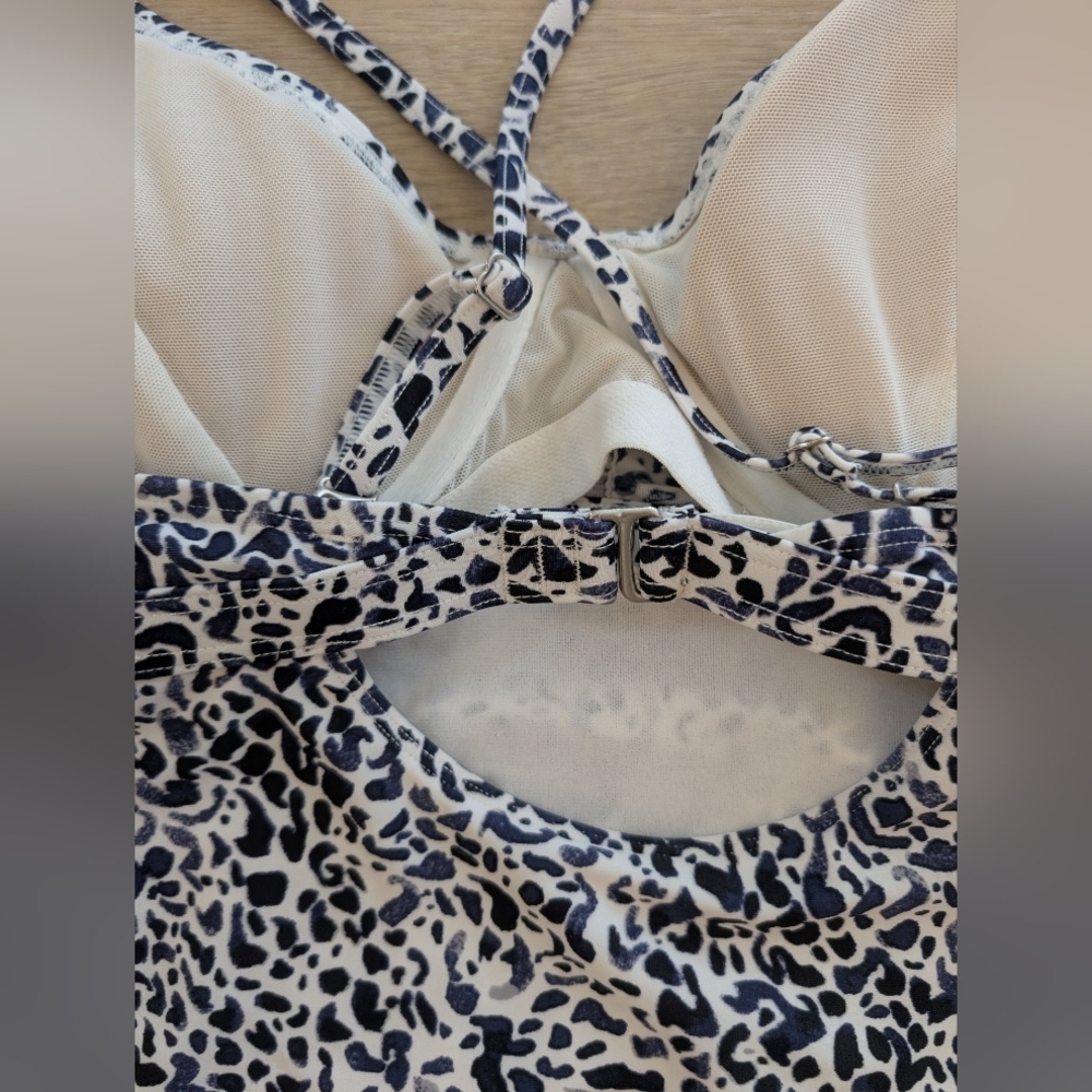 Athleta Zimbabwe Smocked Tankini Animal Print Swimsuit 38‎ B/C Underwire - Picture 6 of 7